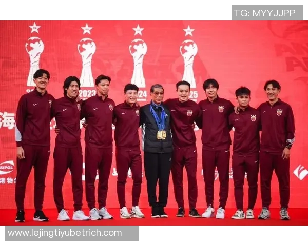 上海海港盛大召开赛季总结会庆祝三连冠荣耀四星闪耀申城