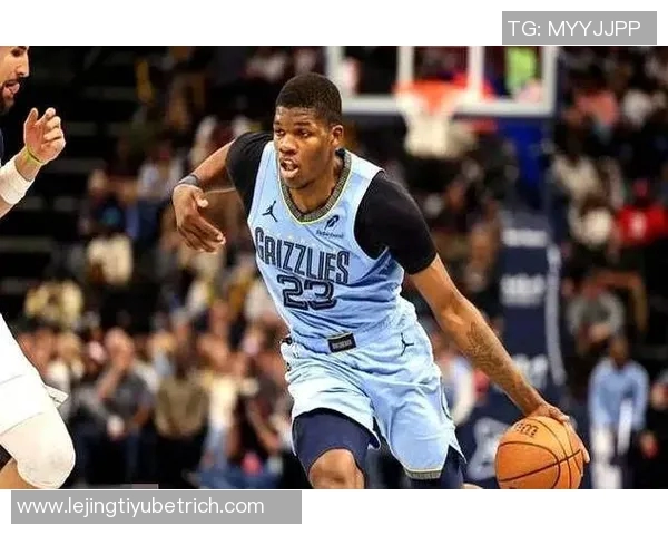 克尼佩尔闪耀全场贡献33分5板9助弗拉格与VJ联手助力球队胜利