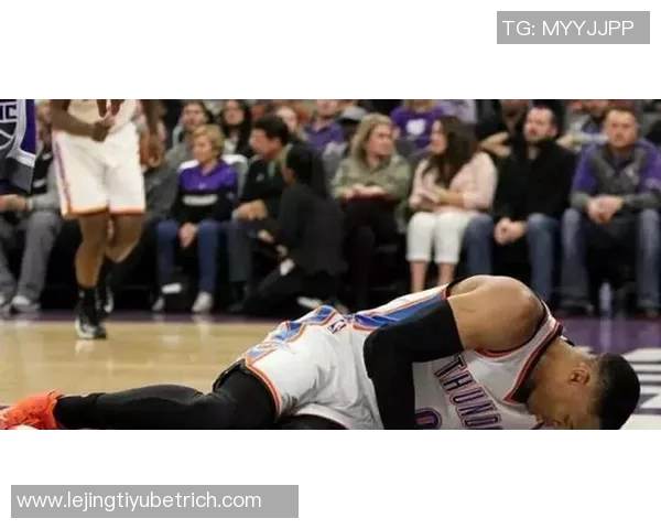 邓弗里斯脚踝持续疼痛或将缺席明年赛季复出计划不明 邓弗里斯脚踝持续疼痛或将缺席明年赛季复出计划不明